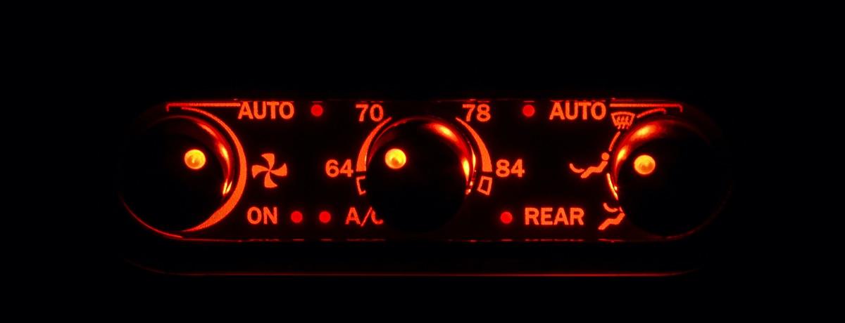 DCC Digital Climate Control - Vintage Air Gen IV 3-Knob, Horizontal, Chrome, Silver Alloy, Red Display
