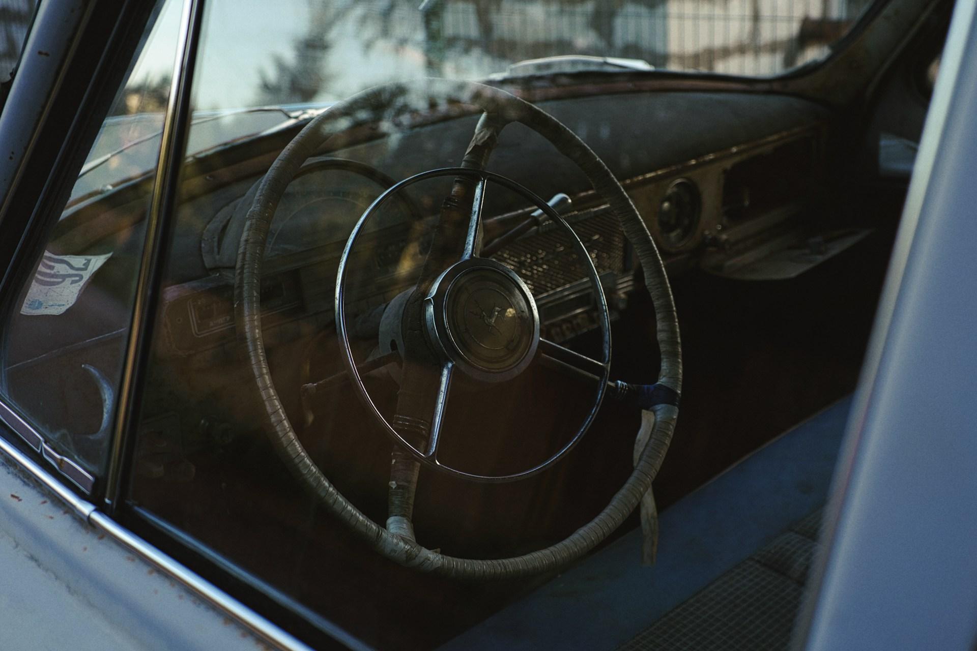 Exploring Different Types of Classic Car Windows and Their Maintenance