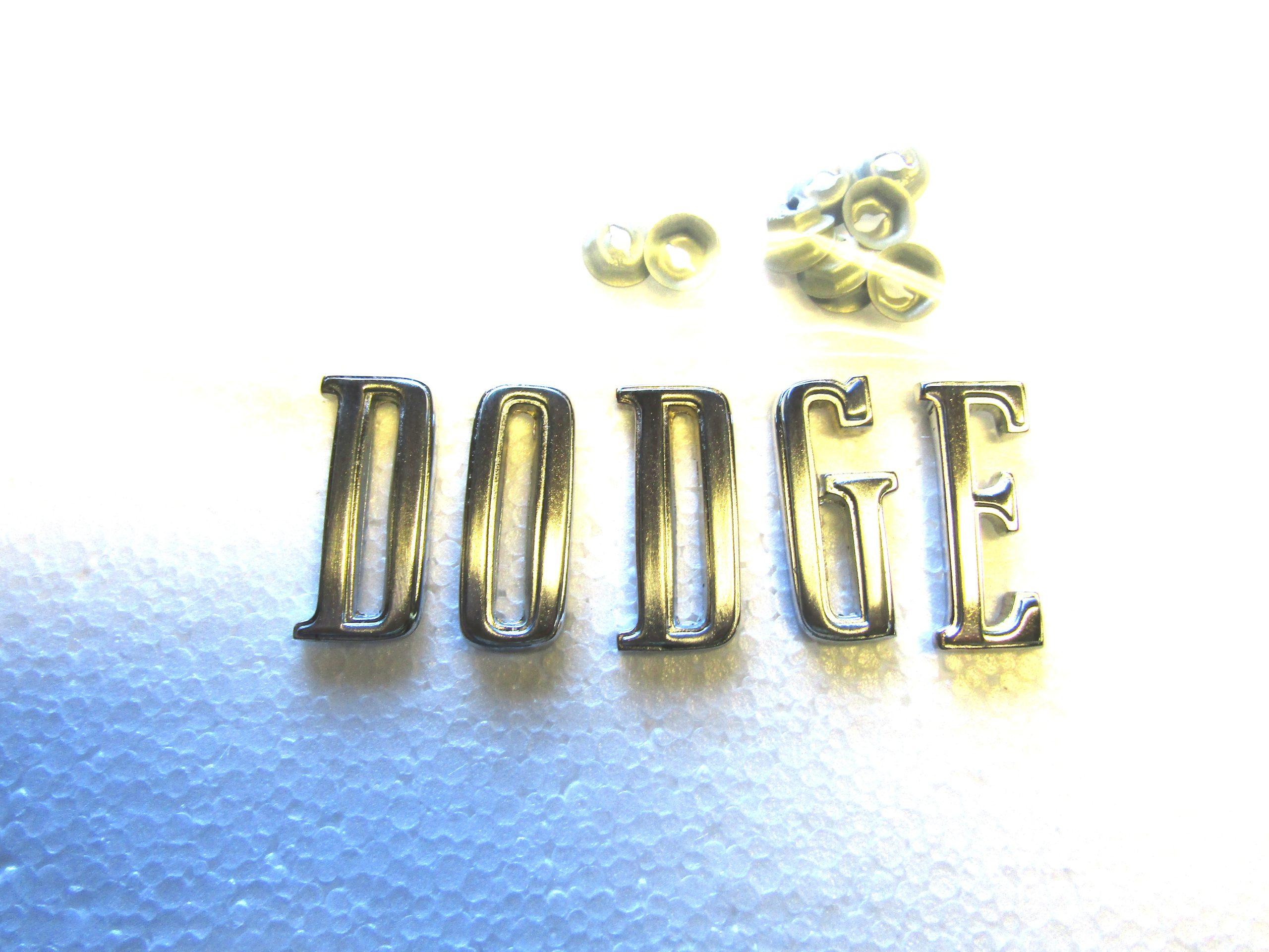 70-74 Challenger Emblem Hood Letters